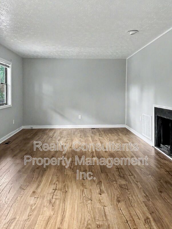 Building Photo - 200 Bull Run St