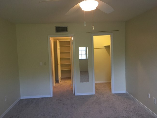 Building Photo - 10361 Carrollwood Ln