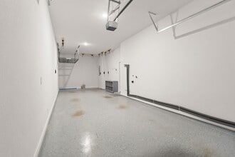 Building Photo - 6579 Scarlet Pond Ln