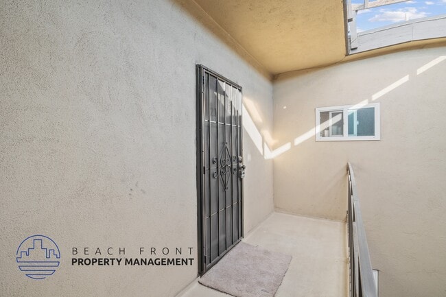 Building Photo - 1887 Monrovia Ave.