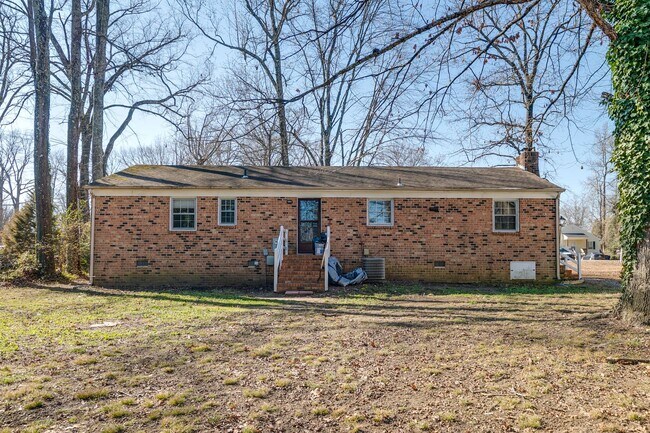 Foto del edificio - Beautiful Brick Ranch Available For Rent - Pets are welcome!!!