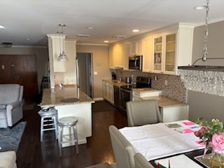 Kitchen - 99 S Park Ave