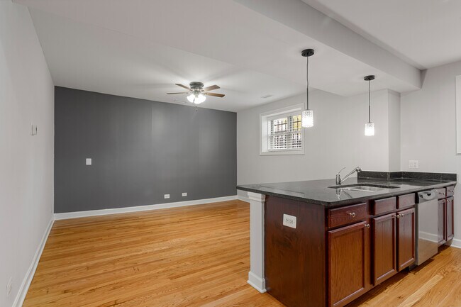 Foto del edificio - 7359 N Ashland Blvd