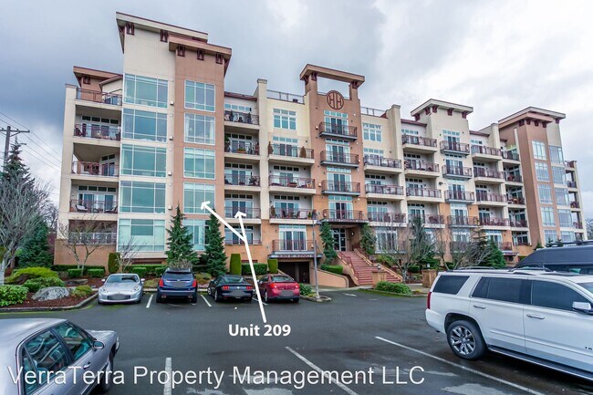 Building Photo - 3 br, 2 bath House - 320 E 32nd St Unit 209