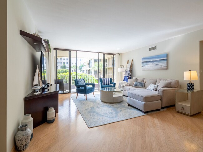 Foto del edificio - 3200 S Ocean Blvd