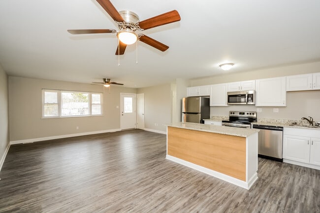 Building Photo - 8879 Zodiac Dr