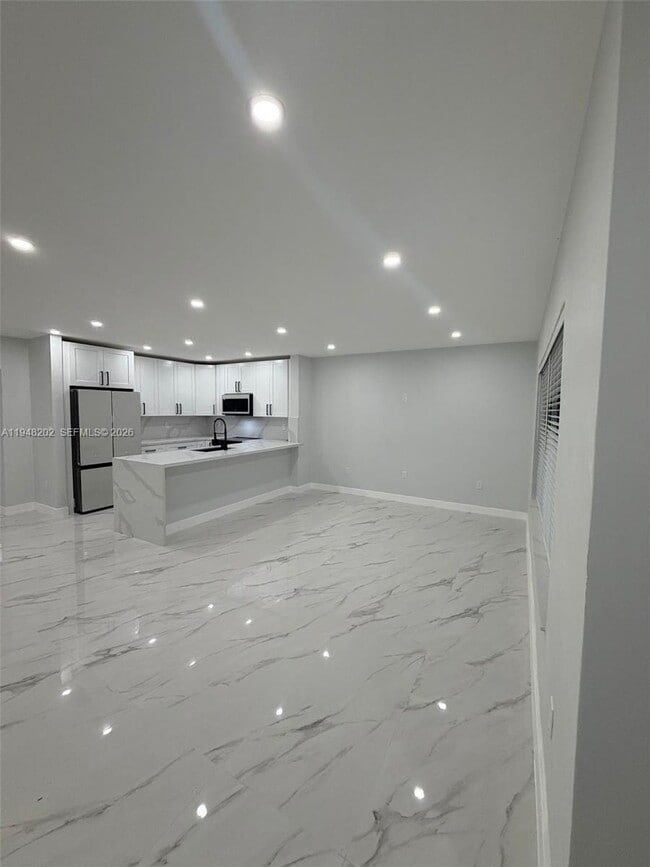 Building Photo - 1085 NW 191st St