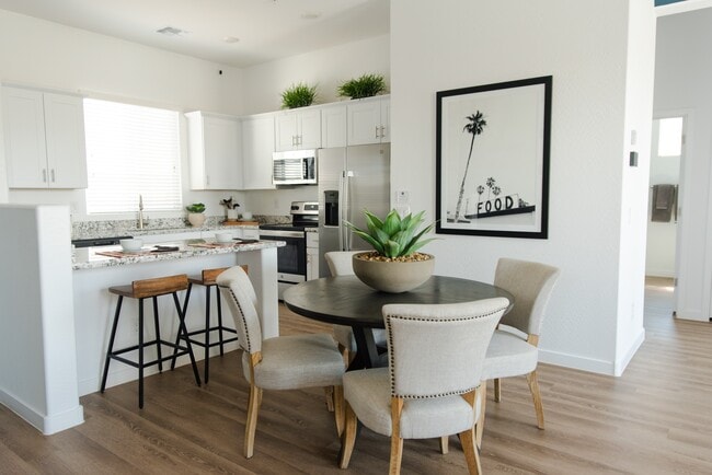 Building Photo - Avilla Grand