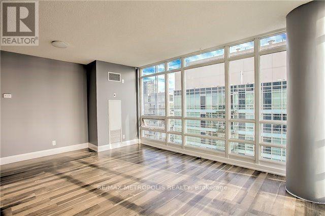 Building Photo - 397 Front St W