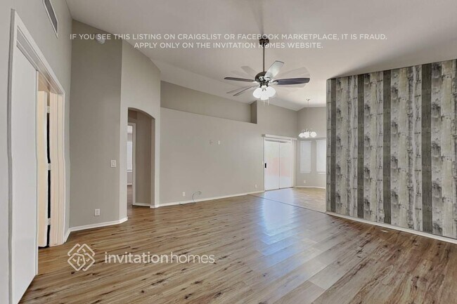 Building Photo - 11007 N 59th Dr