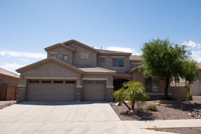 Foto del edificio - 4 Bed + Office | 3 Bath | 3-Car Garage | E...