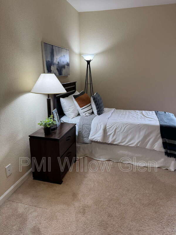 Foto del edificio - 39931 Cedar Blvd