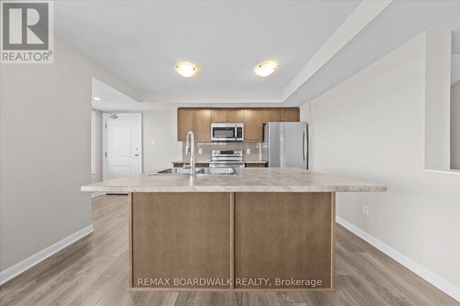 Building Photo - 709 Amberwing Private