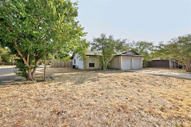 Building Photo - 3910 Tamil St