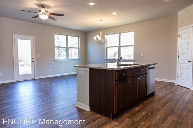 Building Photo - 2214 Chicopee Trl Dr