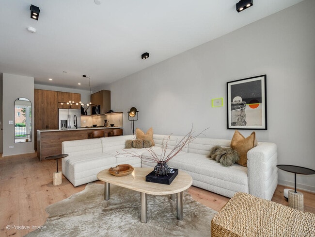 Foto del edificio - 1235 N Ashland Ave