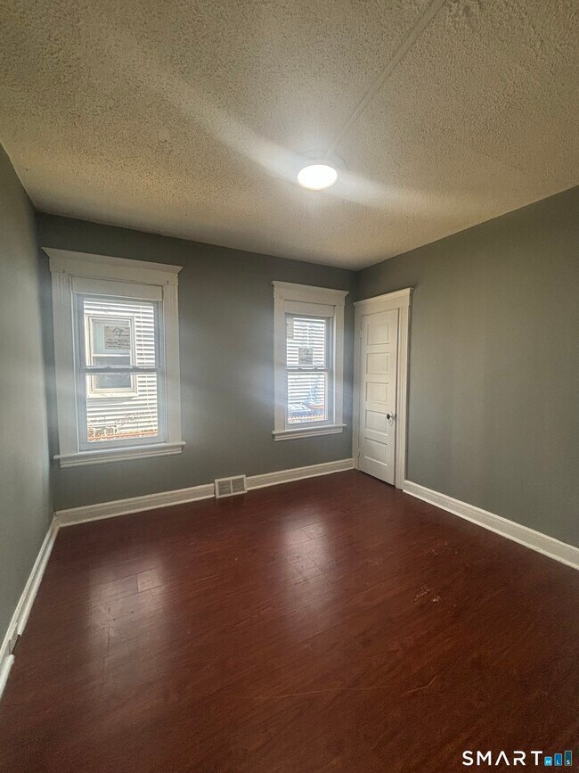 Foto del edificio - 473 Putnam St