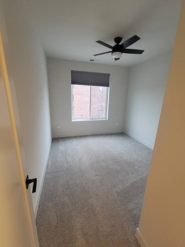 Building Photo - 302 W Liberty Dr