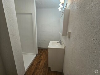 Building Photo - 608 4th Ave