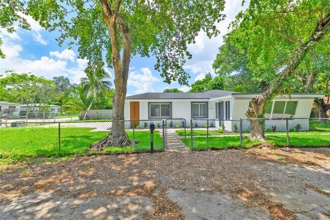 Foto del edificio - 16200 NE 3rd Ave