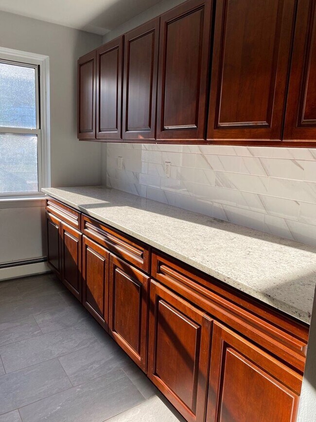 Meadowbrook Gardens Apartments in Cedar Grove, NJ