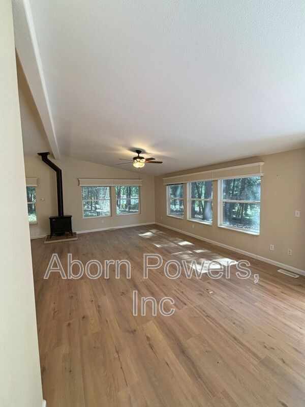 Building Photo - 2628 Kingfisher Ln