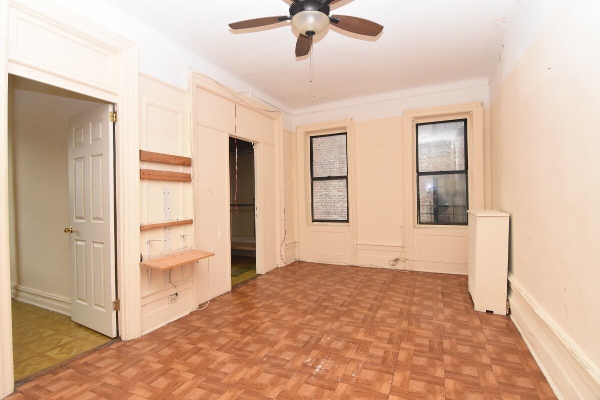Building Photo - 3246 Kingsbridge Ave