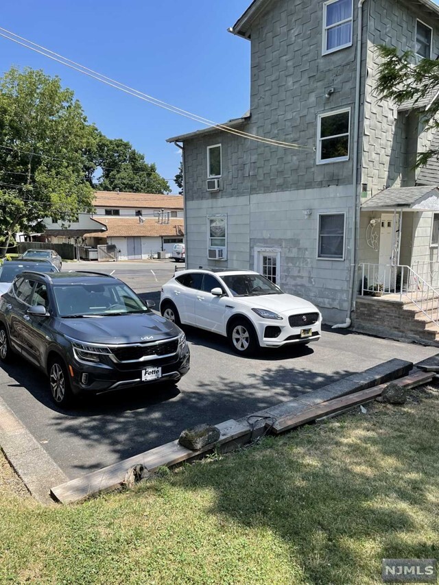 Building Photo - 1223 Belmont Ave
