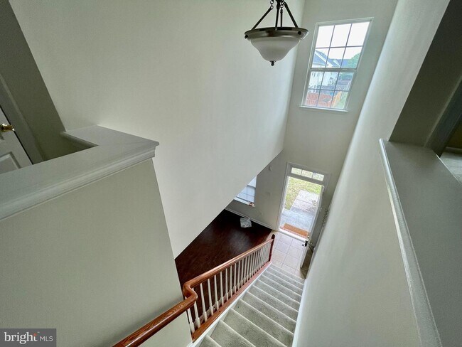 Building Photo - 104 Bowling Green Cir