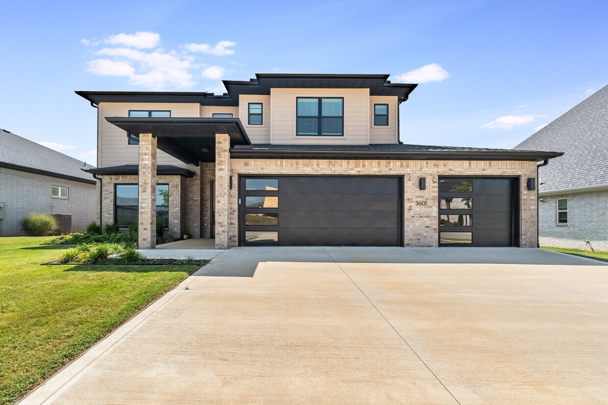 Primary Photo - 3601 SW Aurora Ln