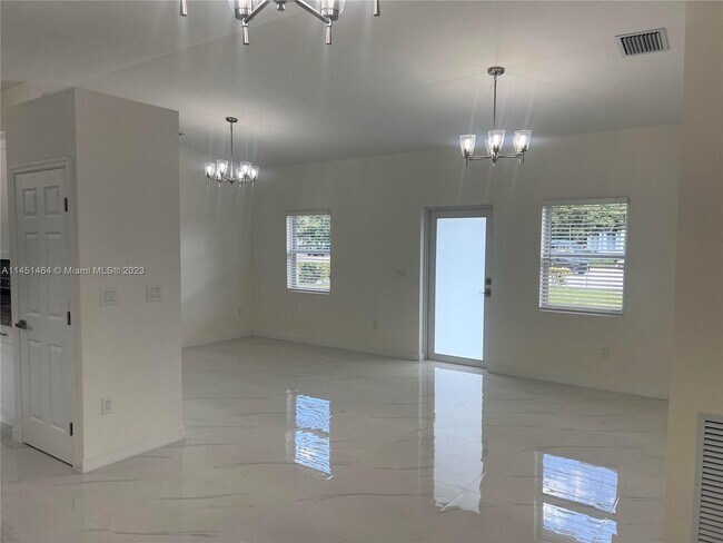 Building Photo - 10801 SW 56th St