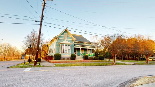 Foto del edificio - 648 Clayton St