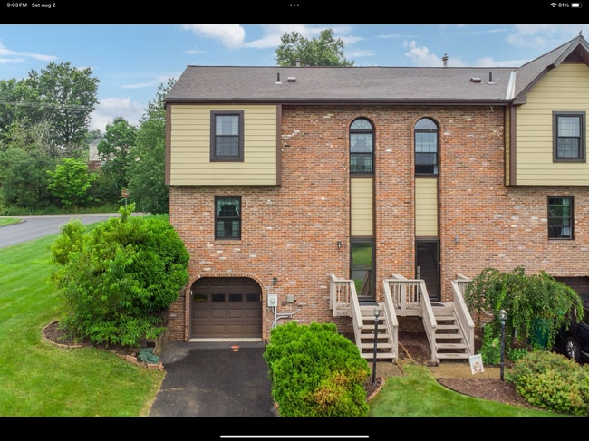 Building Photo - 5045 Fountainwood Dr