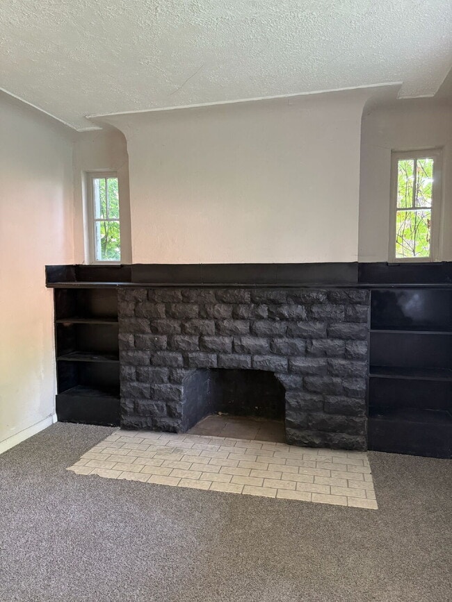 Building Photo - 3-Bedroom Gem on Marseilles Street with Sp...