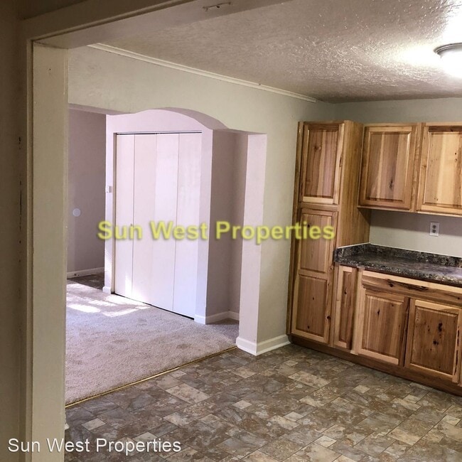 Foto del edificio - 3 br, 1 bath House - 405 N. Mesa Verde