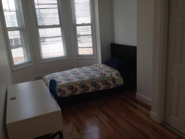 Foto del edificio - 121 1/2 Cottage St