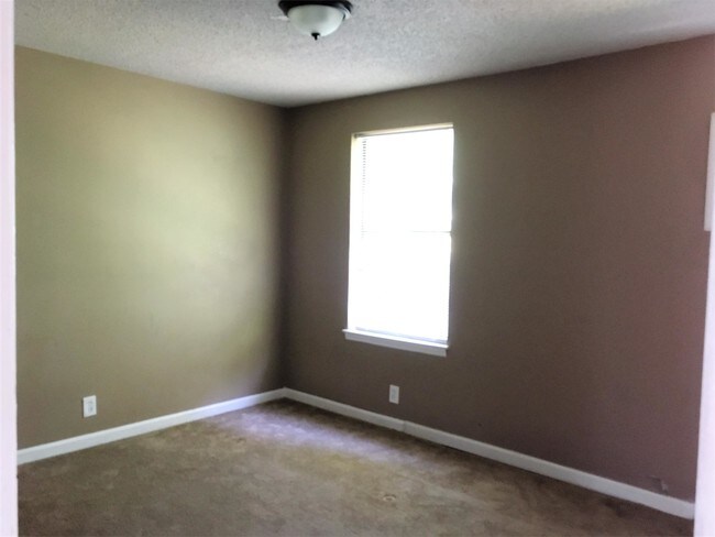 Building Photo - 2518 Highland Trace Dr