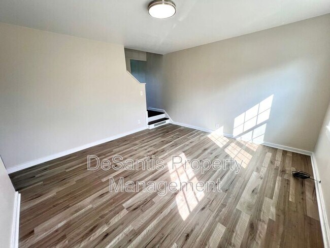 Building Photo - 360 Hemlock Dr