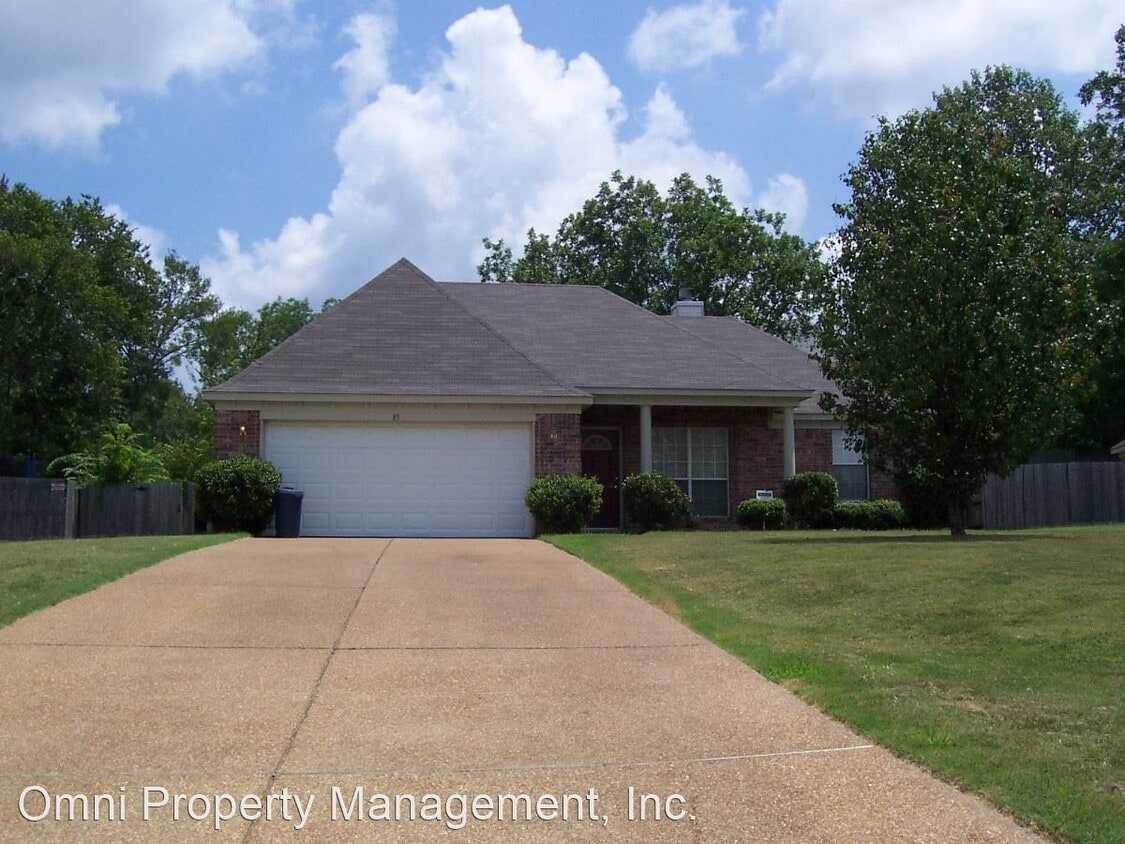 Primary Photo - 3 br, 2 bath House - 85 VILLAGE DR.