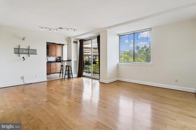Building Photo - 501 Slaters Ln