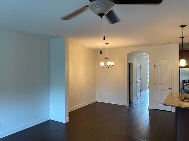 Building Photo - 3/2.5 Townhome in TollGate Village!