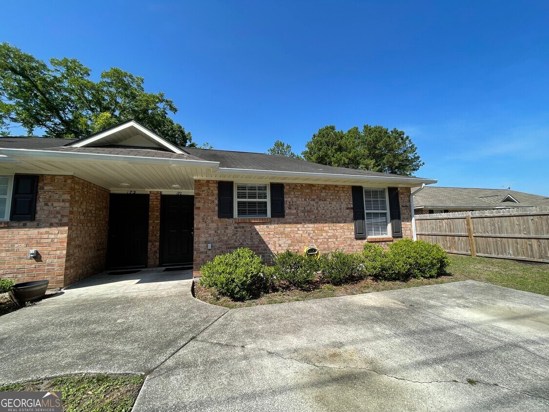 170172 Douglas Dr, St. Marys, GA 31558 Townhome Rentals in St. Marys