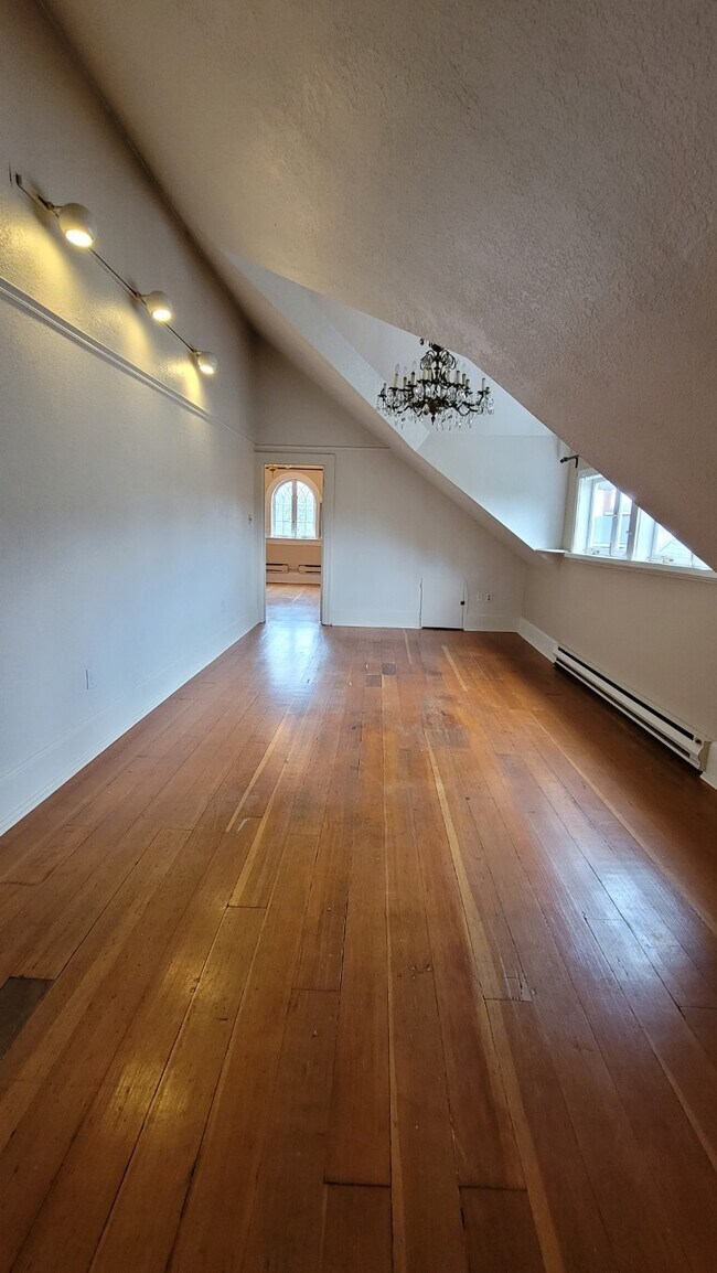 Living Room - 420 N Tacoma Ave
