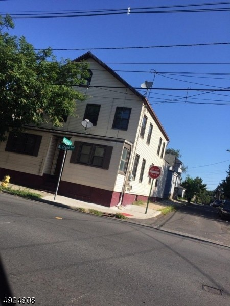 Primary Photo - 691 W Grand Ave