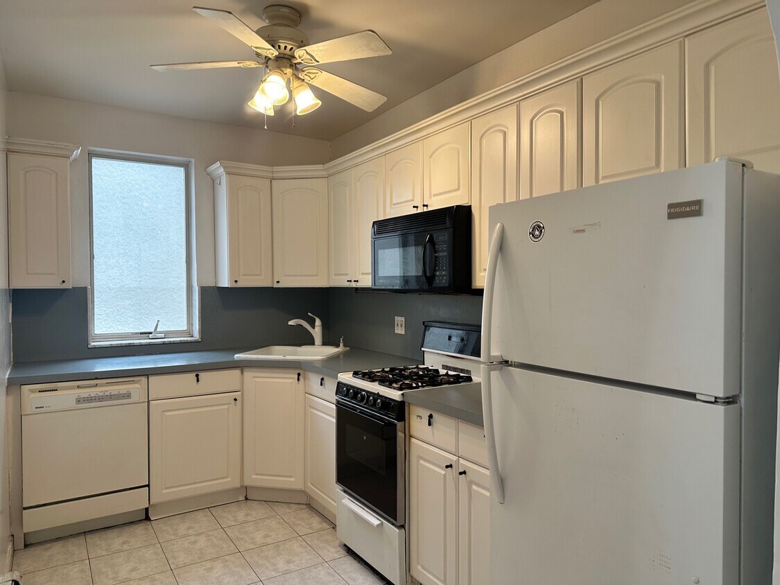 Foto principal - 435-485 85th St