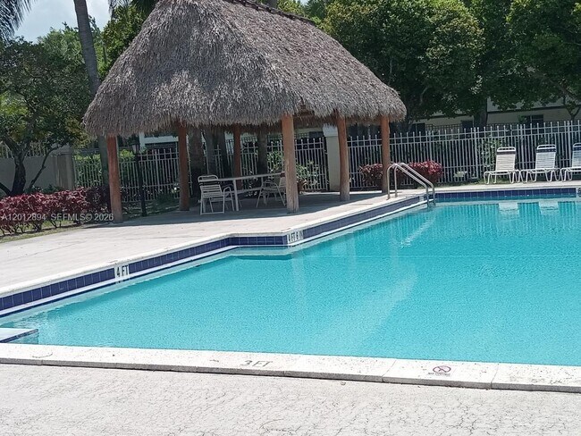 Foto del edificio - 10886 NW 8th St