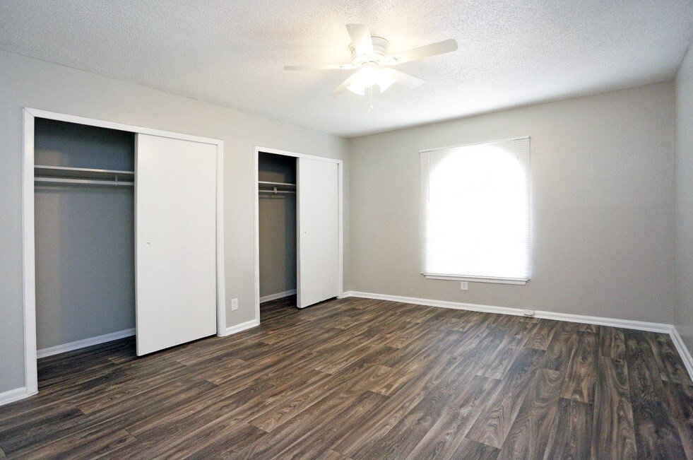 Primary Photo - 11726 West Ave