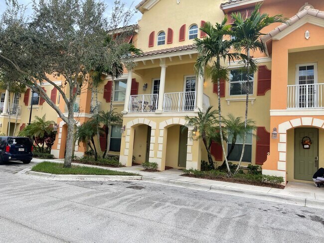 Foto del edificio - 1243 Via Fatini