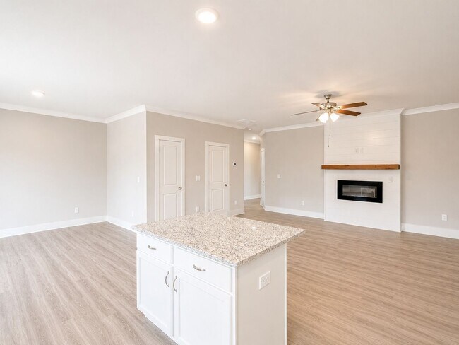 Foto del edificio - Discover your next home in the heart of Cornelia!