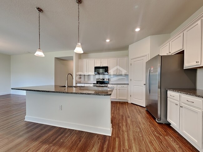 Building Photo - 5786 Hampton Creek Rd